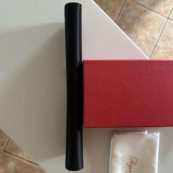 Roger Vivier Pilgrim Tube Clutch - Picture 10 of 14